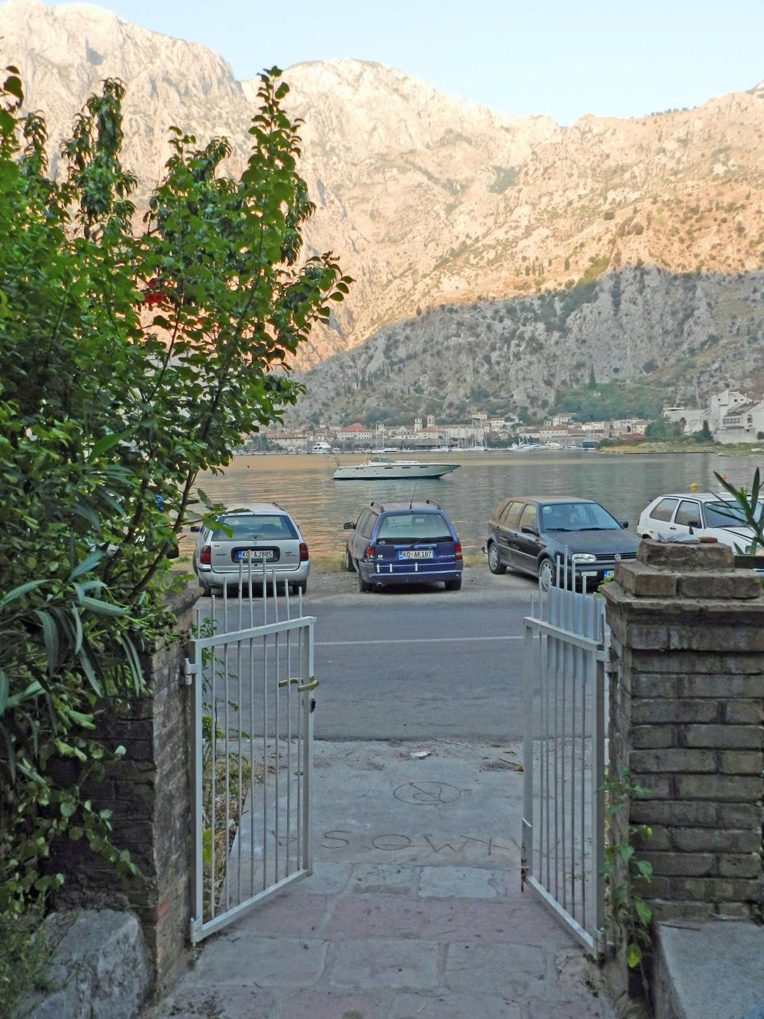 Apartment Mimosa Kotor Luaran gambar