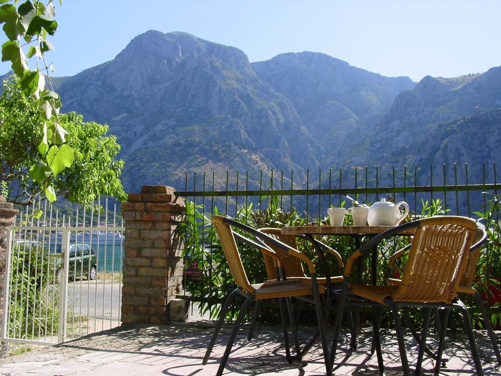 Apartment Mimosa Kotor Bilik gambar