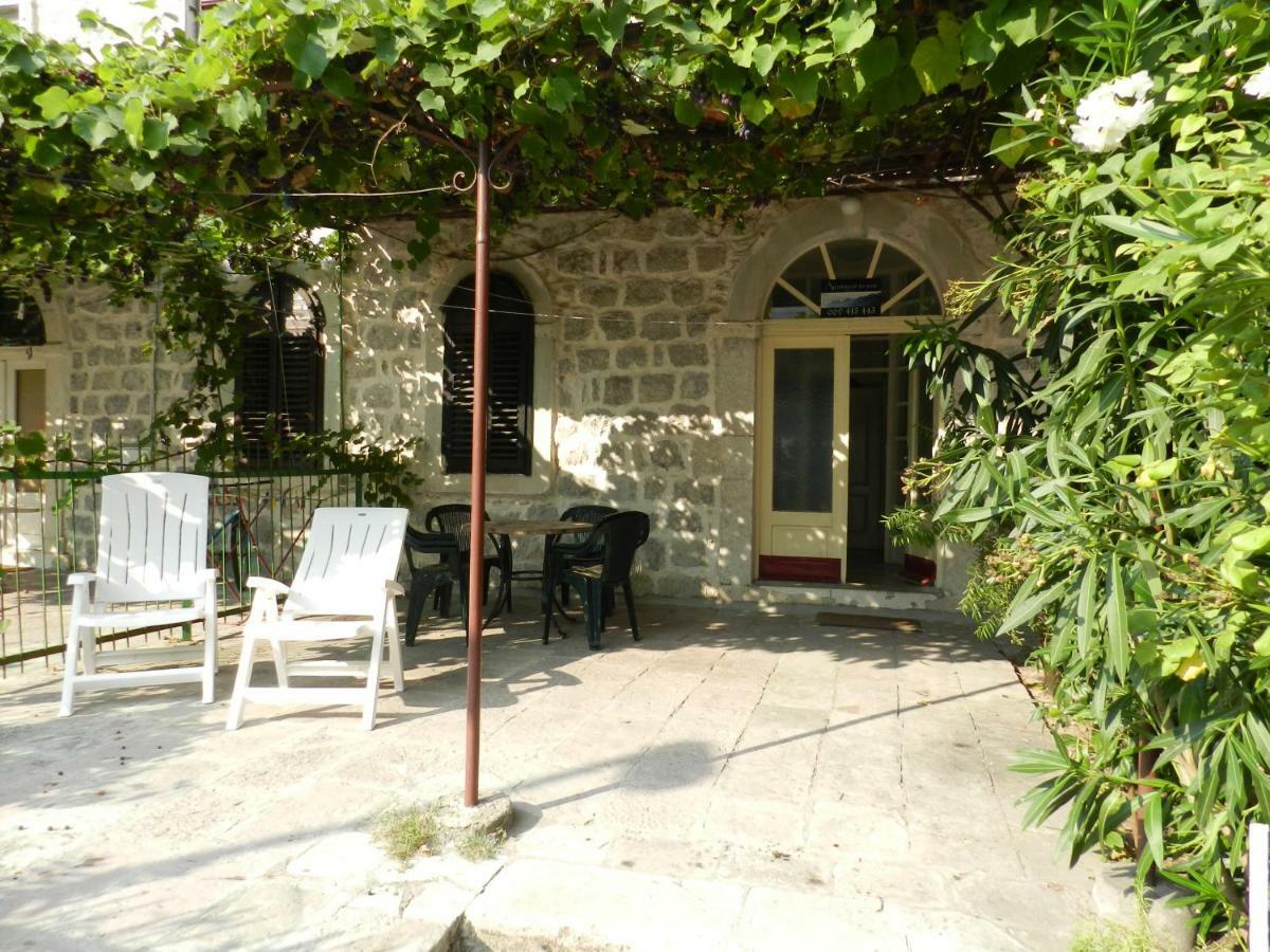 Apartment Mimosa Kotor Luaran gambar